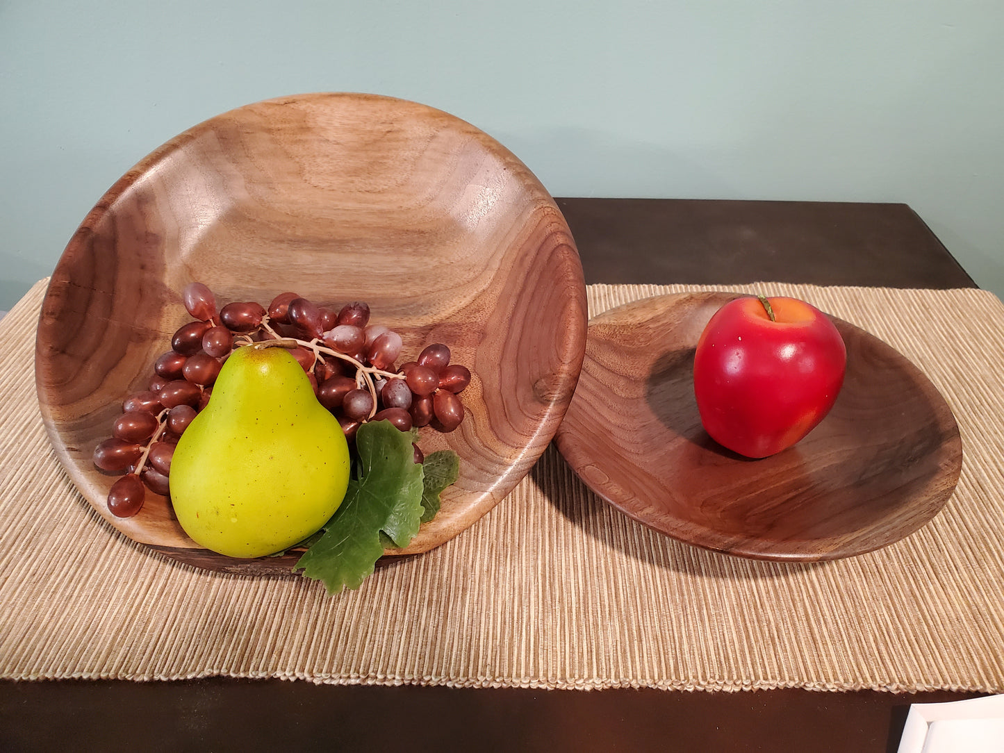 Black Walnut round plate set 0423-09-0028 & 0029