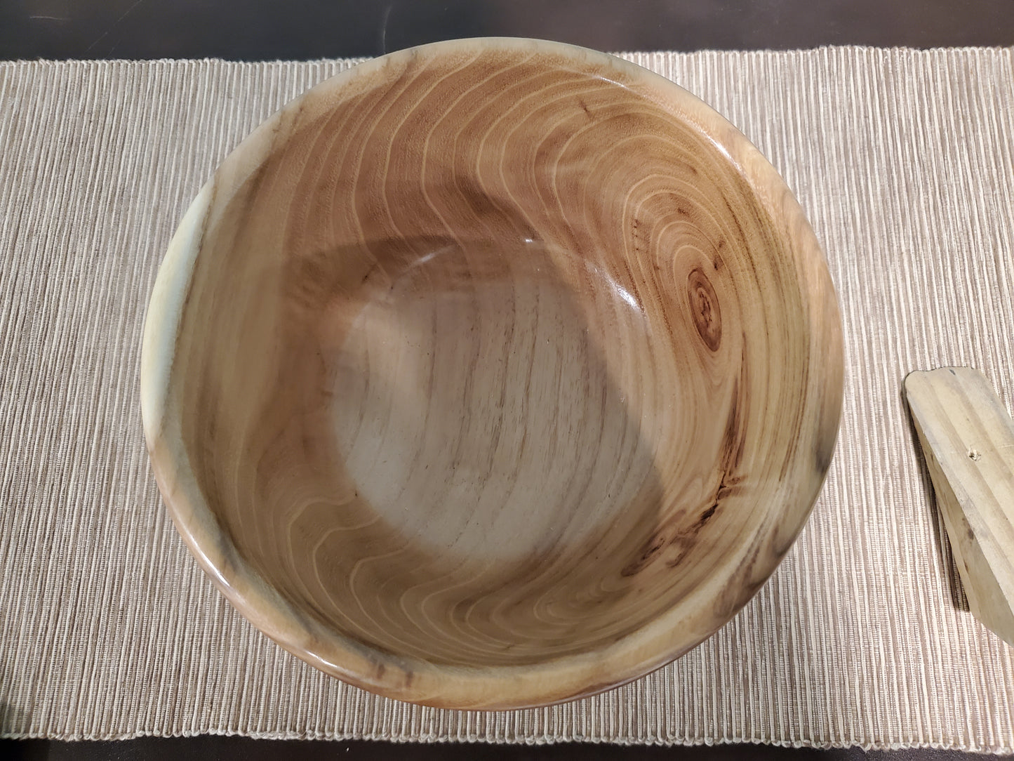 Locust bowl with alabaster inlay #0523-05-0035