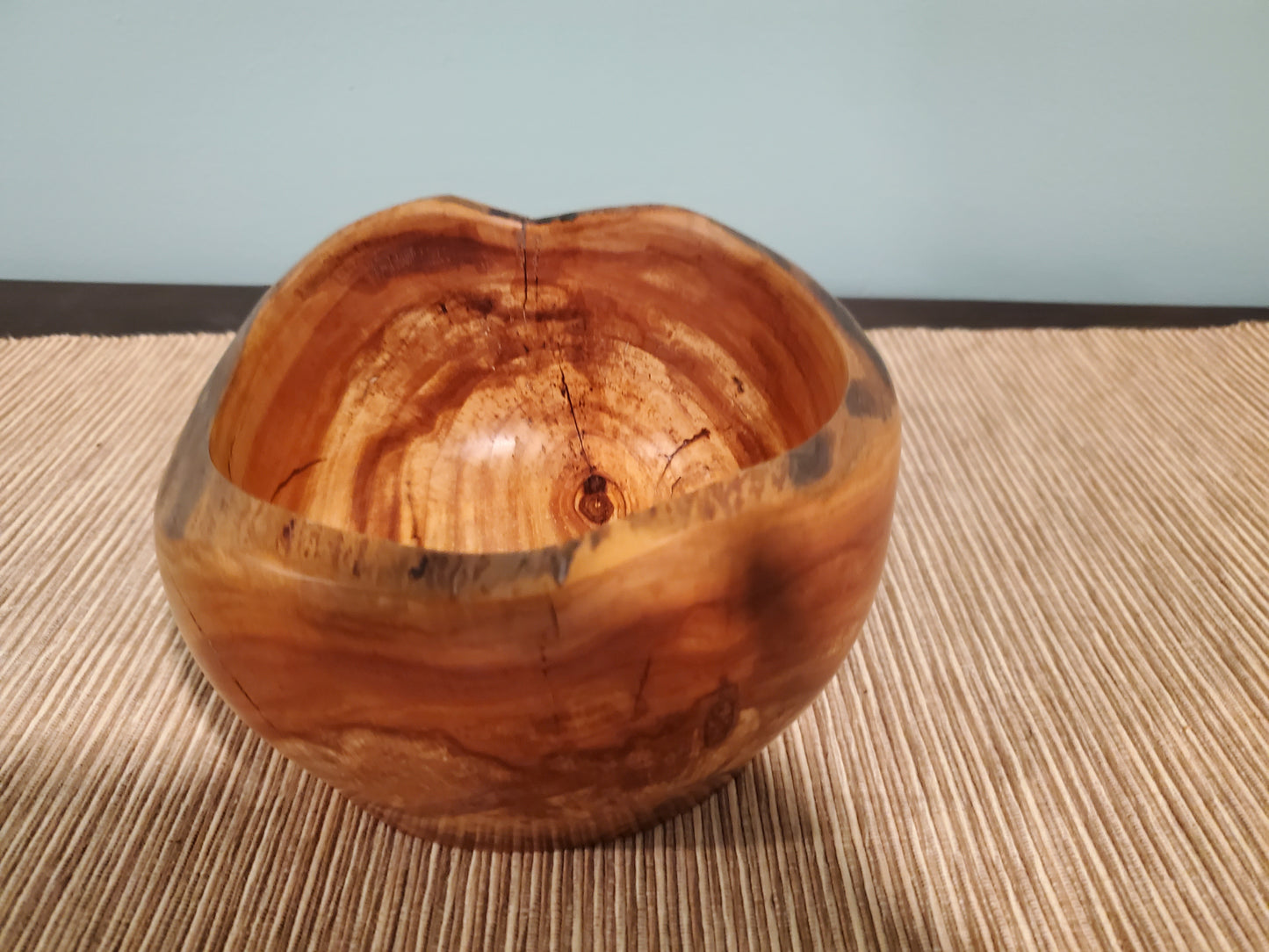 Apple bowl #0823-01-0047