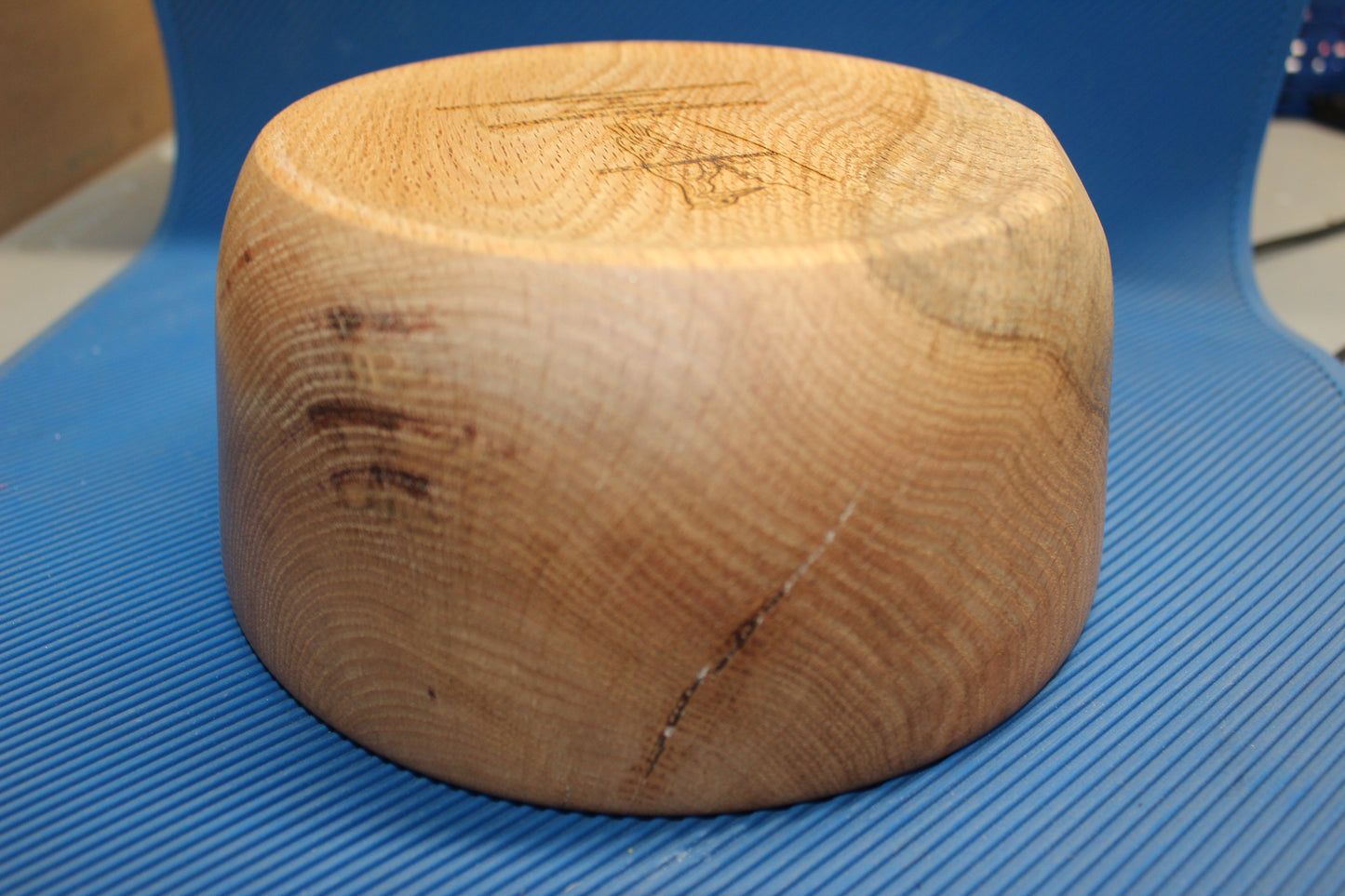 Oak round bowl 0122- 01: